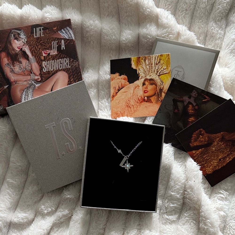 Taylor Swift The Life of a Showgirl It’s Beautiful Accessories NO CD